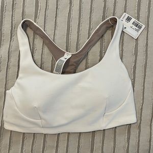 NWT Lululemon wunder train bra. Size 8 white